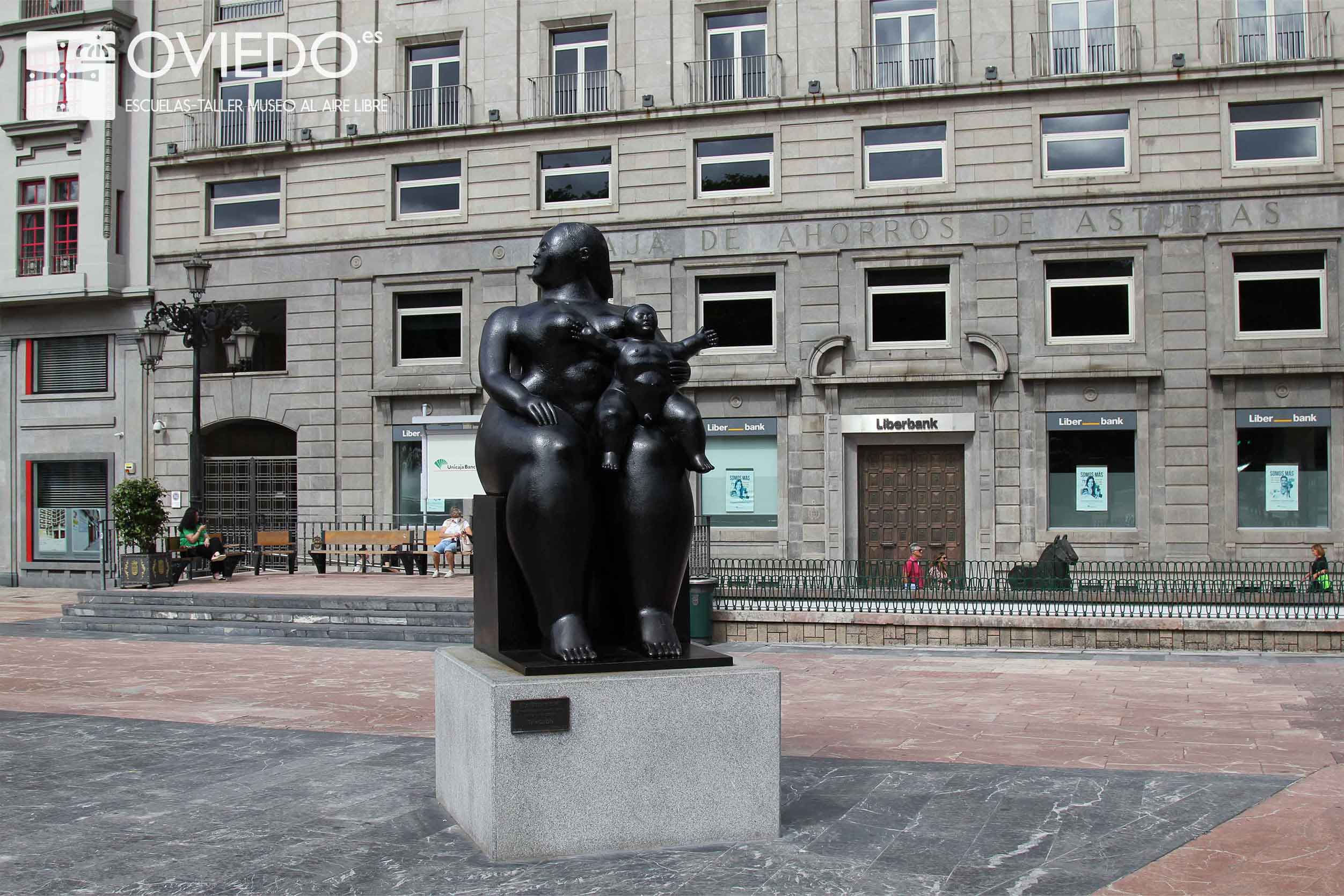 estatua La Maternidad